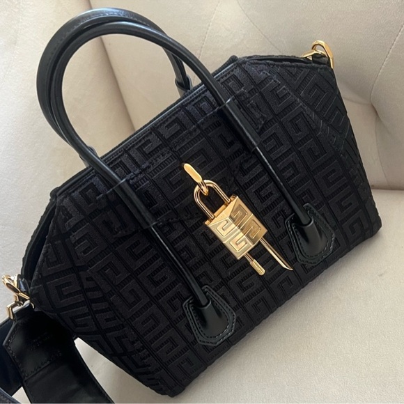 Givenchy Mini Antigona Lock Bag - Picture 5 of 7
